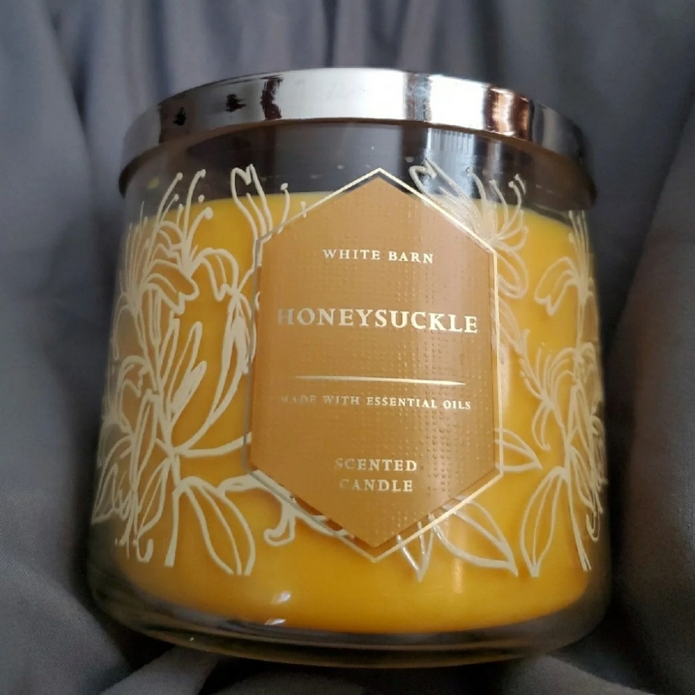Bath & Body Works Honeysuckle Candle